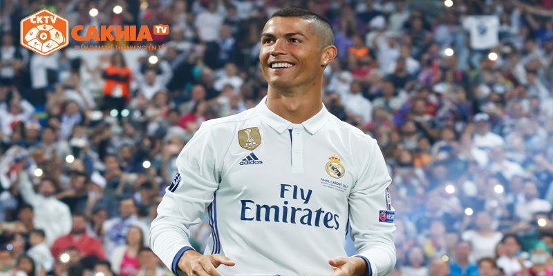 Cristiano Ronaldo xứng đáng nắm trong top 100