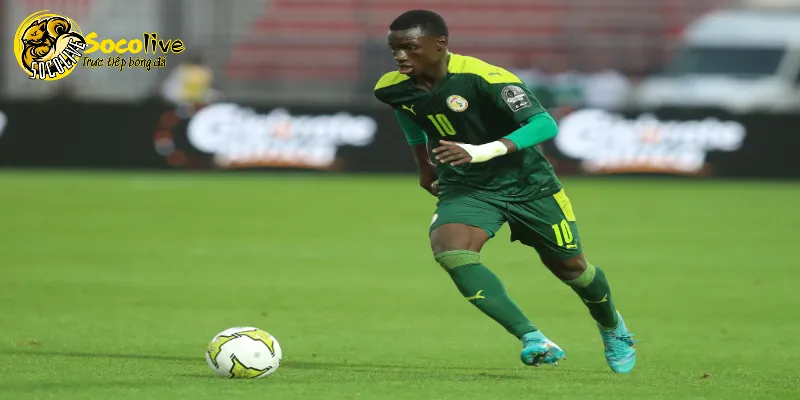 Cận cảnh Amara Diouf ăn mừng bàn thắng cùng đồng đội