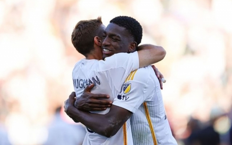 Cầu thủ xuất sắc và đóng góp cá nhân