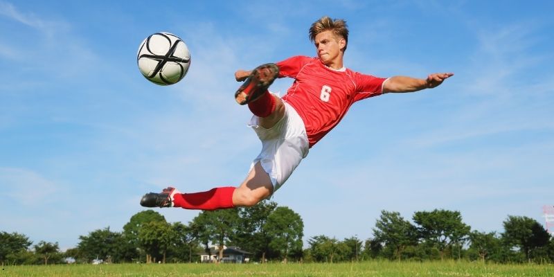 Hiệu quả của nhận bóng mở góc trong việc tổ chức lối chơi