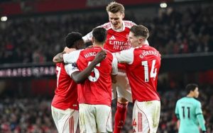 Arsenal giành chiến thắng quan trọng trước Wolves sân khách
